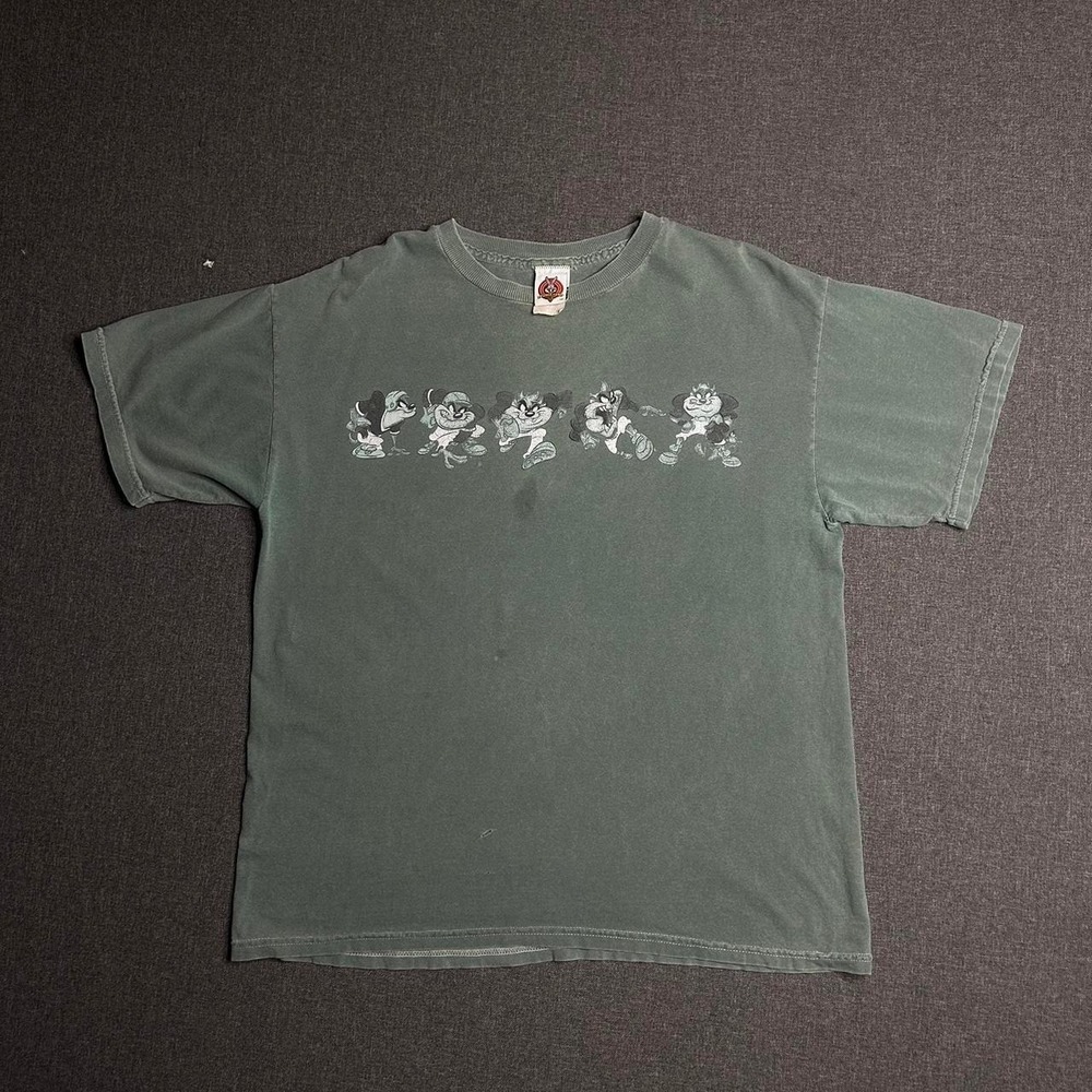 Vintage 90's Looney Tunes Taz Devil playing Football Tee